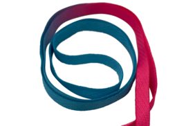 шнур плоский градиент с декор. наконечником (голубой/розовый) ширина 1,3 см длина 130 см купить по 83.41 - в интернет - магазине Веллтекс | Смоленск
.